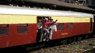 'Passengers carried like cattle': Bombay HC 'ashamed' on condition of commuters in Mumbai local trains